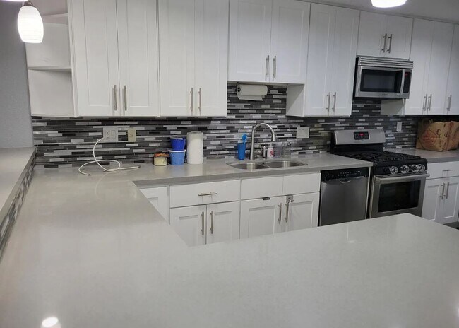 Building Photo - 4327 Freedom Dr