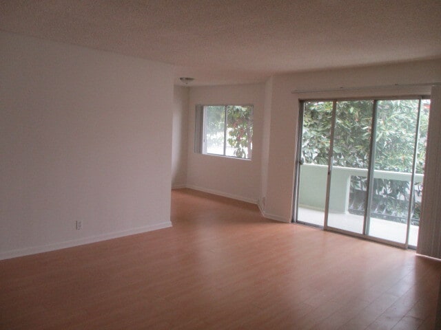 Building Photo - 3344 Mentone Ave