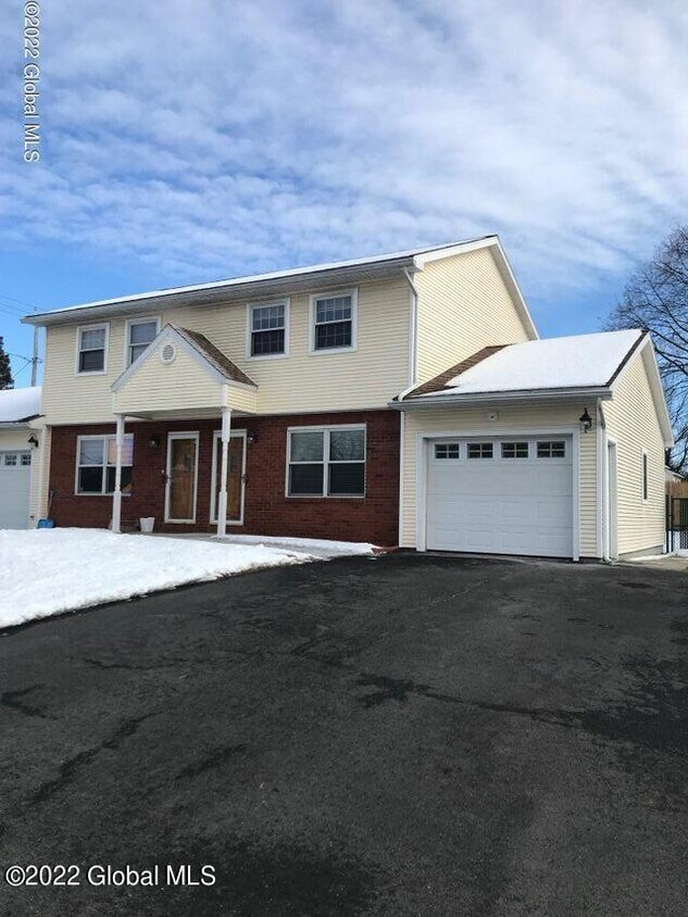 29 Swayze Dr Unit B, Latham, NY 12110 Apartment for Rent in Latham