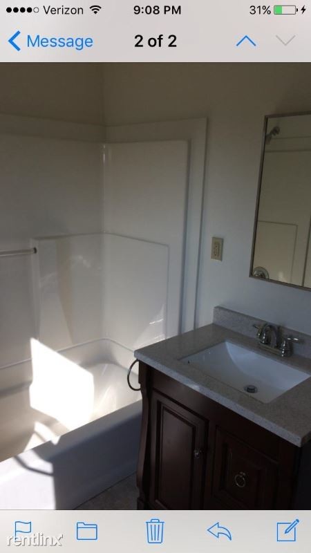 Building Photo - 3 br, 1 bath Apartment - 133 N 5th St