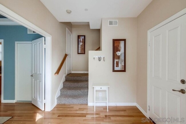 Building Photo - Beautiful 3 BD, 3.5 BA Detached Townhouse w/ 2 Car Garage!