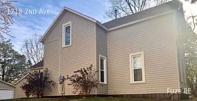 Building Photo - 1718 2nd Ave