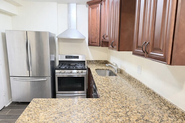 Foto del edificio - 2817 N Clybourn Ave