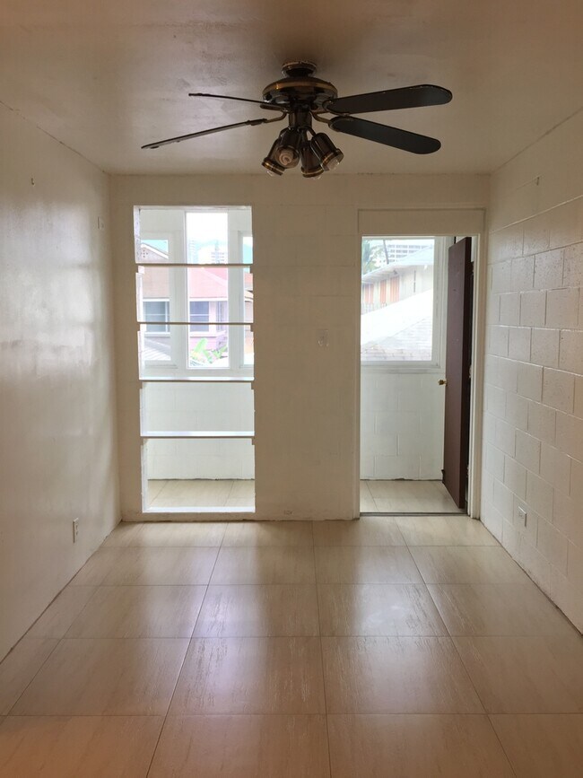 Building Photo - 1 Bed, 1 Bath Apartment for rent in Waikiki