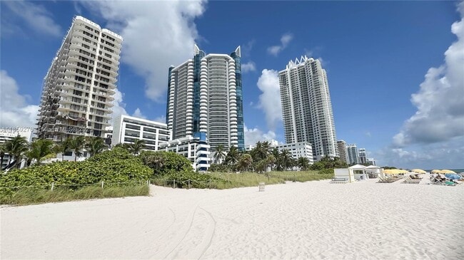 Building Photo - 6061 Collins Ave
