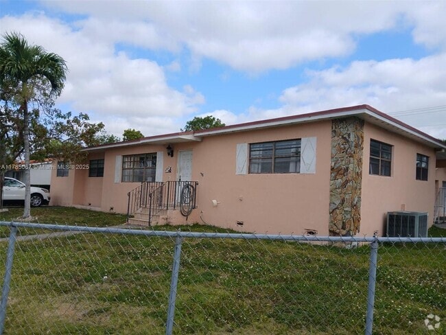Building Photo - 8205 SW 39th St