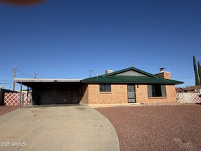 Building Photo - 2849 Dove Dr