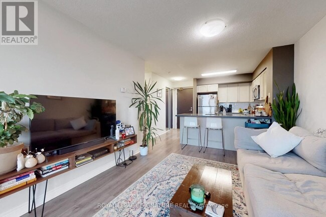 Building Photo - 51 Lower Simcoe St