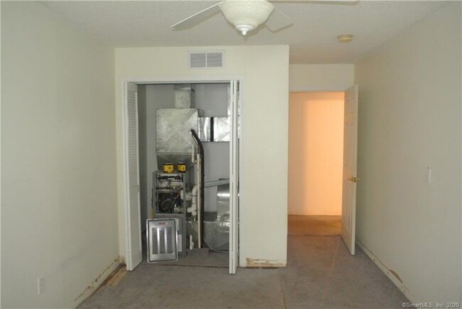 Building Photo - 232 Melba St