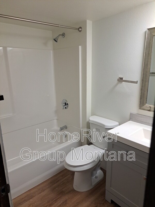 Foto del edificio - 707 SW Higgins Ave