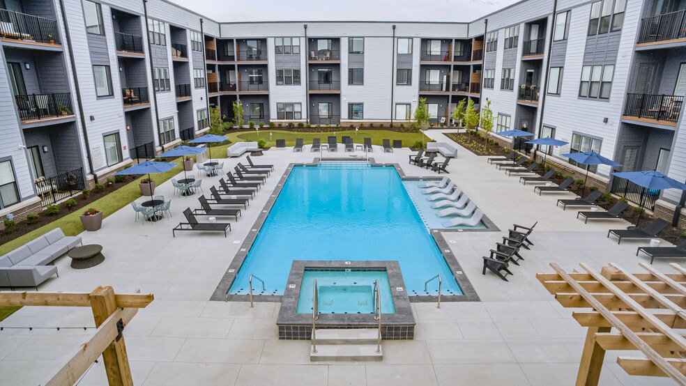 Pullman Pointe