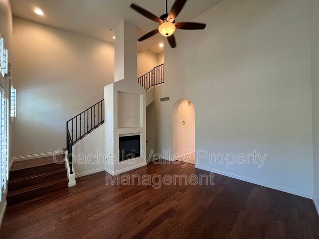 Foto del edificio - 233 Villorrio Dr E