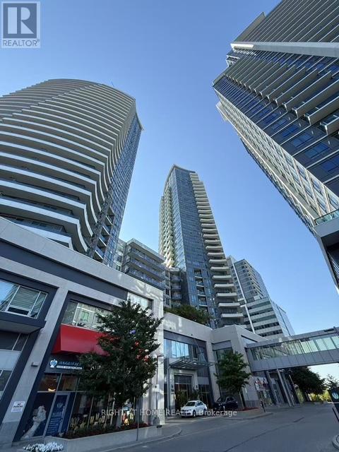 Building Photo - 7171 Yonge St