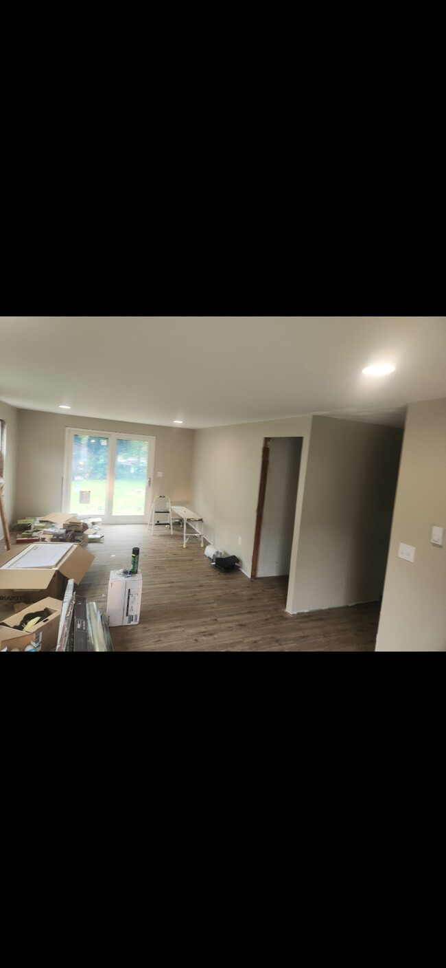 Building Photo - 15 Helm St