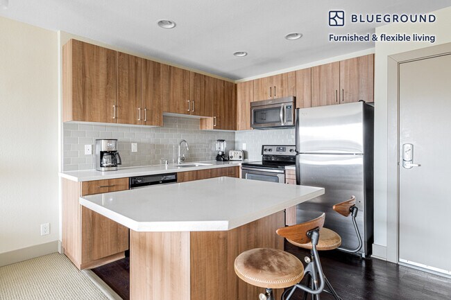 Building Photo - 14035 Tahiti Way