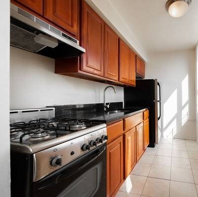 Building Photo - 1221 Saint Johns Pl