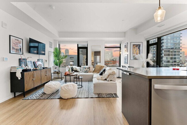 Foto del edificio - 300 Harrison Ave