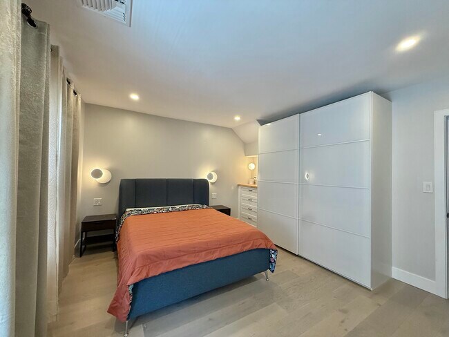 Bedroom 1 (Master) - 47 Governor Winthrop Rd