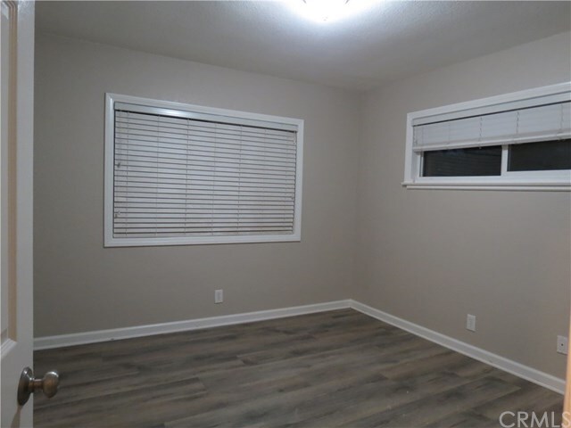 Building Photo - 114 Almond St