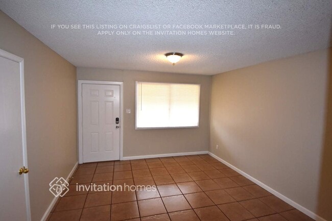 Foto del edificio - 8233 W Indianola Ave