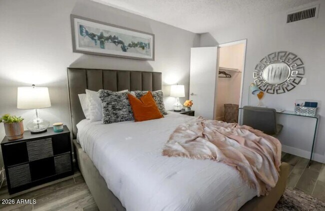 Foto del edificio - 2222 W Beardsley Rd