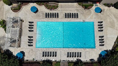 Building Photo - Reserve At Lakeshore