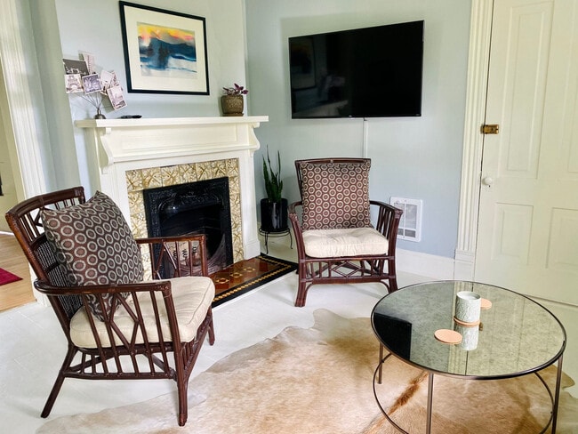 Building Photo - 1311 N Garden St