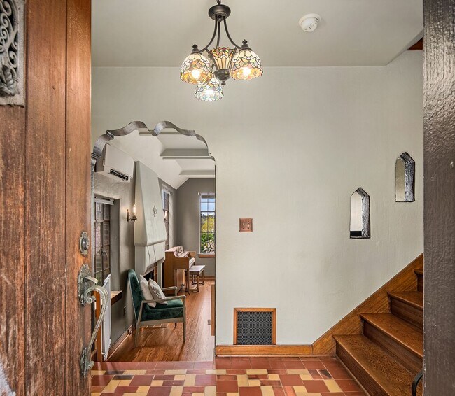 Foto del edificio - 2511 W Montlake Pl E
