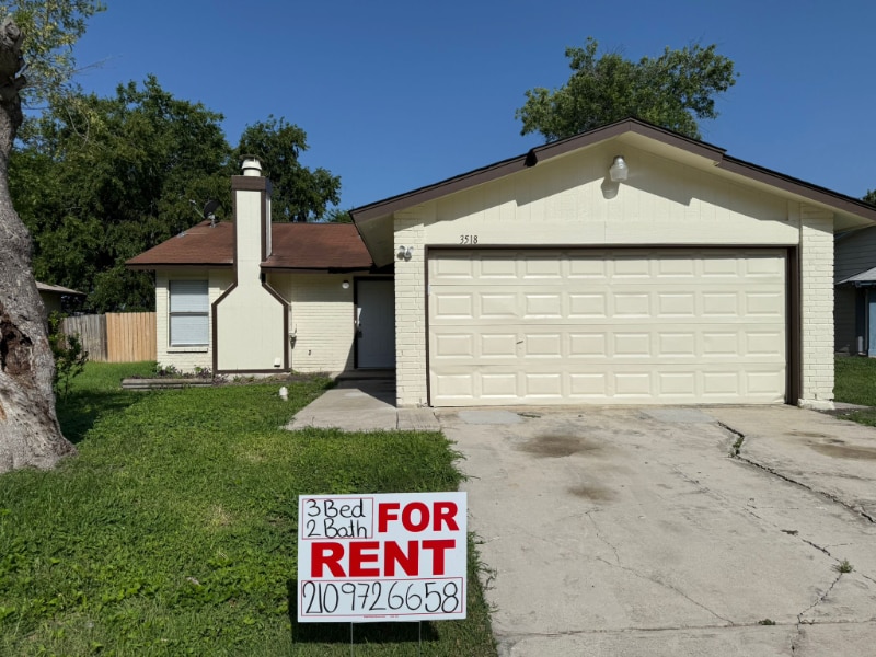 Primary Photo - 3518 Buzz Aldrin Dr