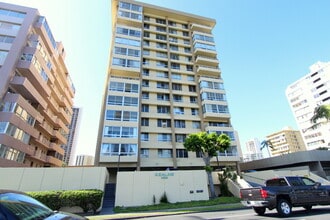 Building Photo - 2533 Ala Wai Blvd
