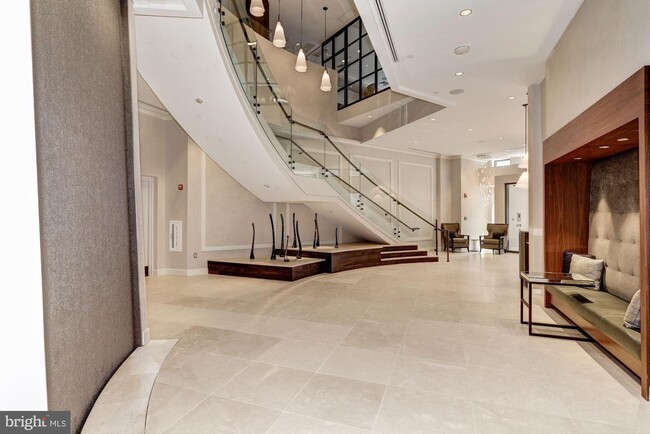 Foto del edificio - 7171 Woodmont Ave