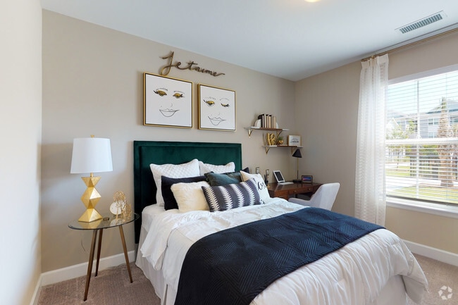 2BA, 2BA - 1089 SF - The Isaac