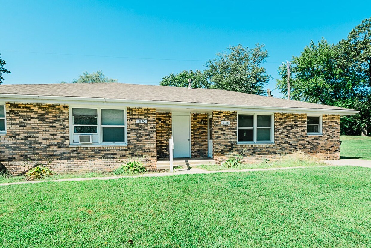 Primary Photo - 2 bed, 1 bath Duplex in Portage