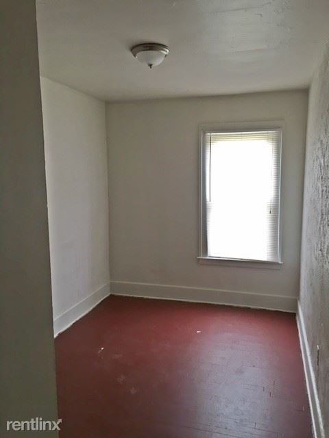 Building Photo - 4628 Van Dyke St