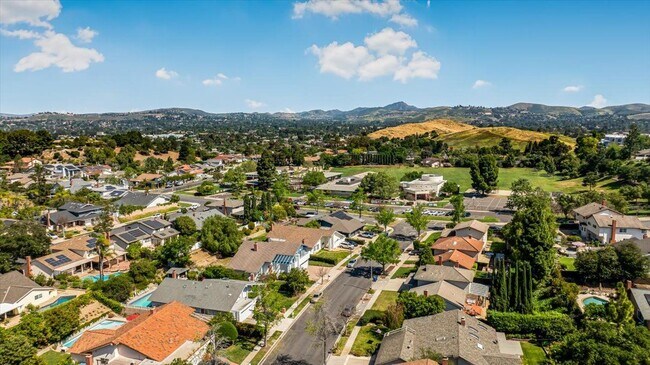 Foto del edificio - 327 Bethany St