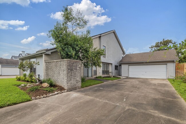 Building Photo - 3218 Freshmeadows Dr