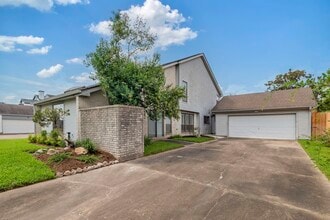 Building Photo - 3218 Freshmeadows Dr