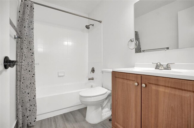 Foto del edificio - 6835 SW 45th Ln