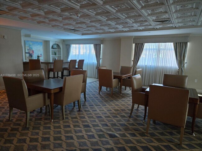 Foto del edificio - 2110 N Ocean Blvd