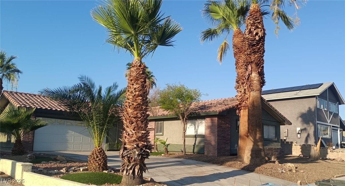 Foto principal - 4311 E El Esteban Way