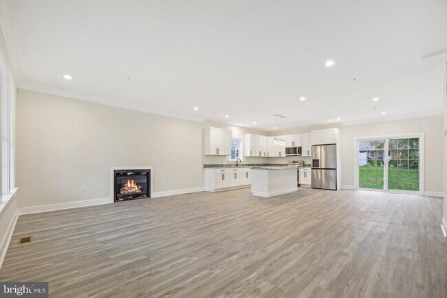 Foto del edificio - 43 Bennett Ave