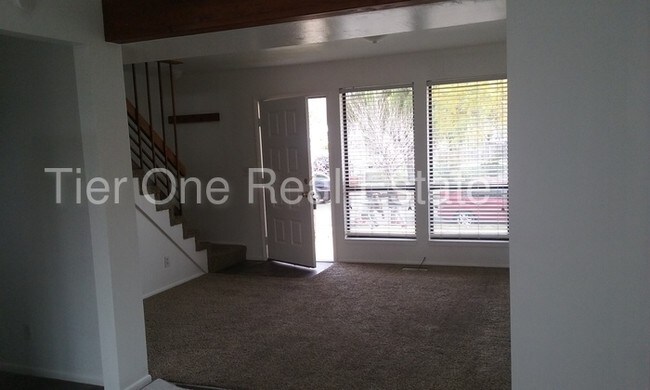 Building Photo - 2740 S Edison St