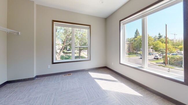 Foto del edificio - 1014 4th St SE