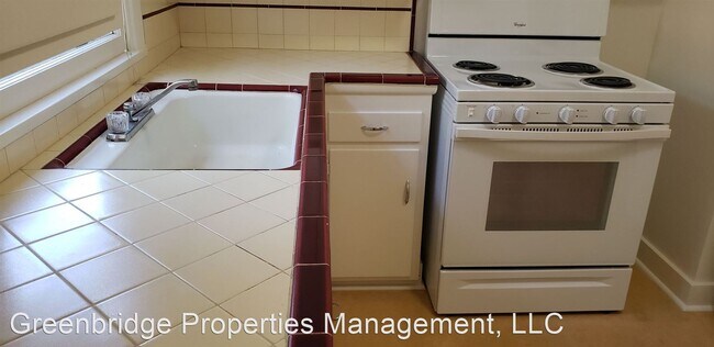 Foto del edificio - 2 br, 1 bath House - 38 NE 61st Ave.