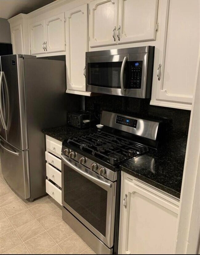 Foto del edificio - 5250 Riverlake Rd