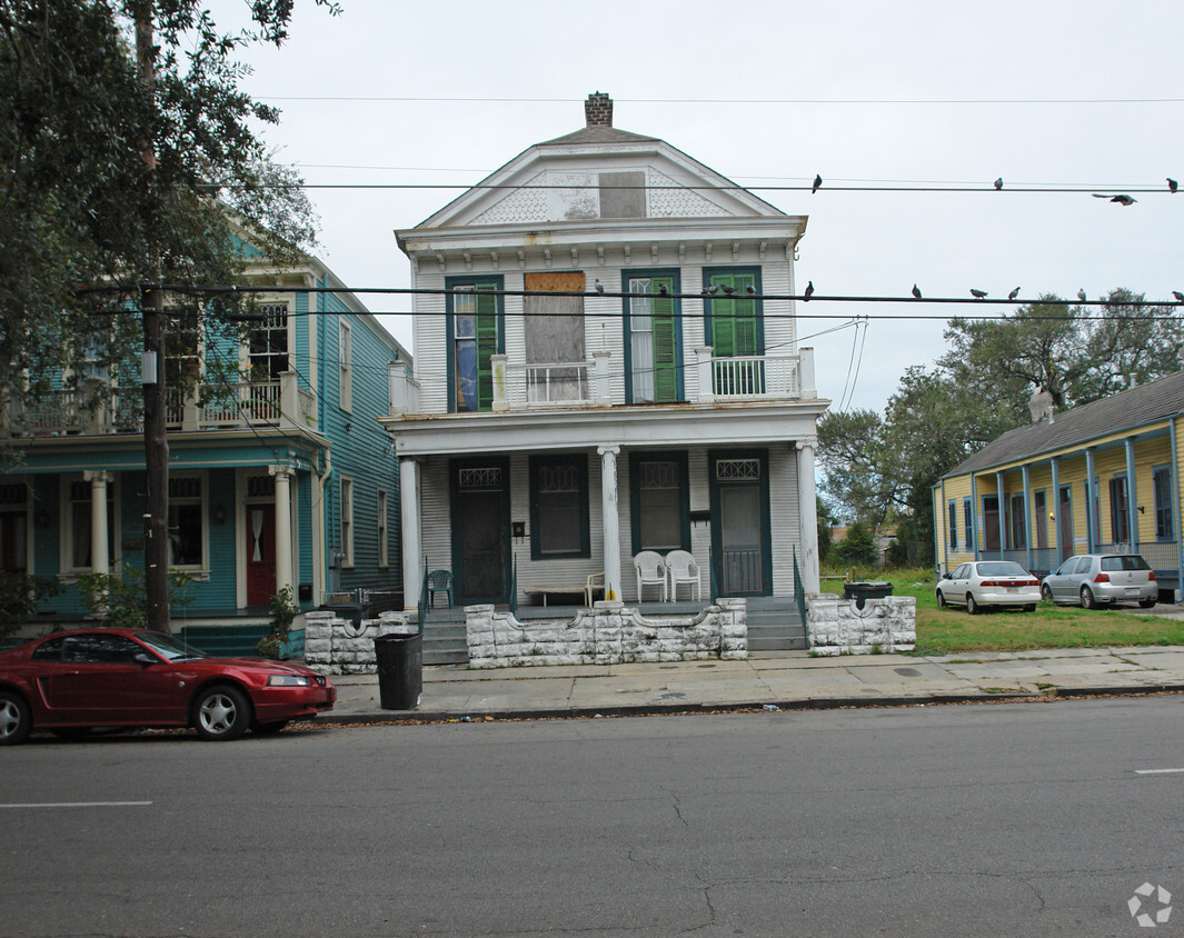 Building Photo - 1227 Carondelet St