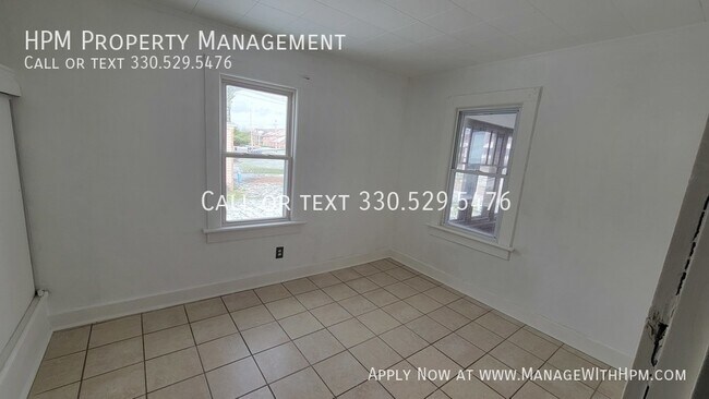 Foto del edificio - Spacious 2 bedroom house in Akron