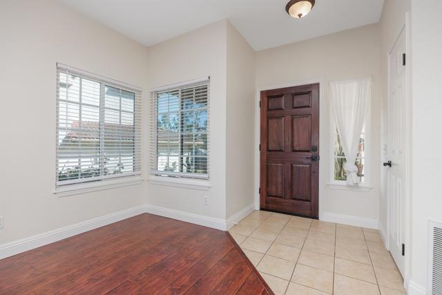 Building Photo - 1816 Willowspring Dr N