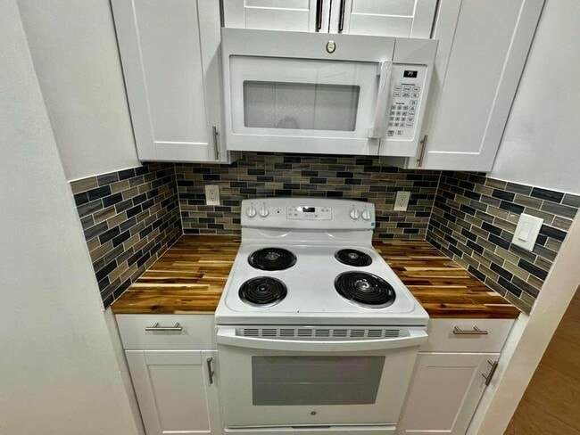 Foto del edificio - 1201 Lake Victoria Dr