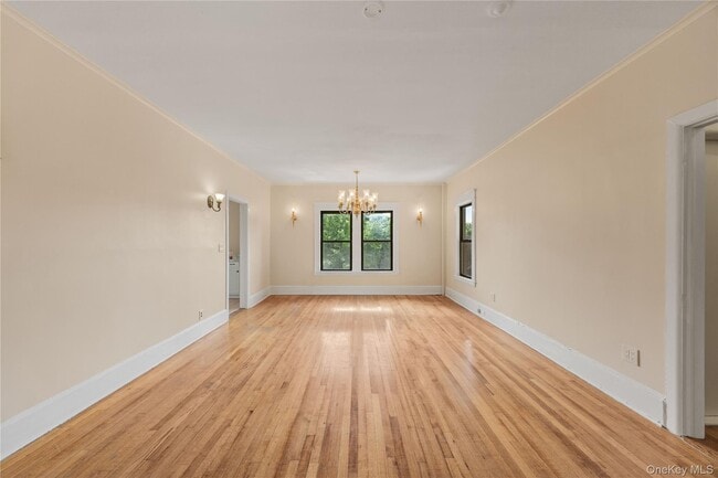Building Photo - 176 Colonial Pkwy